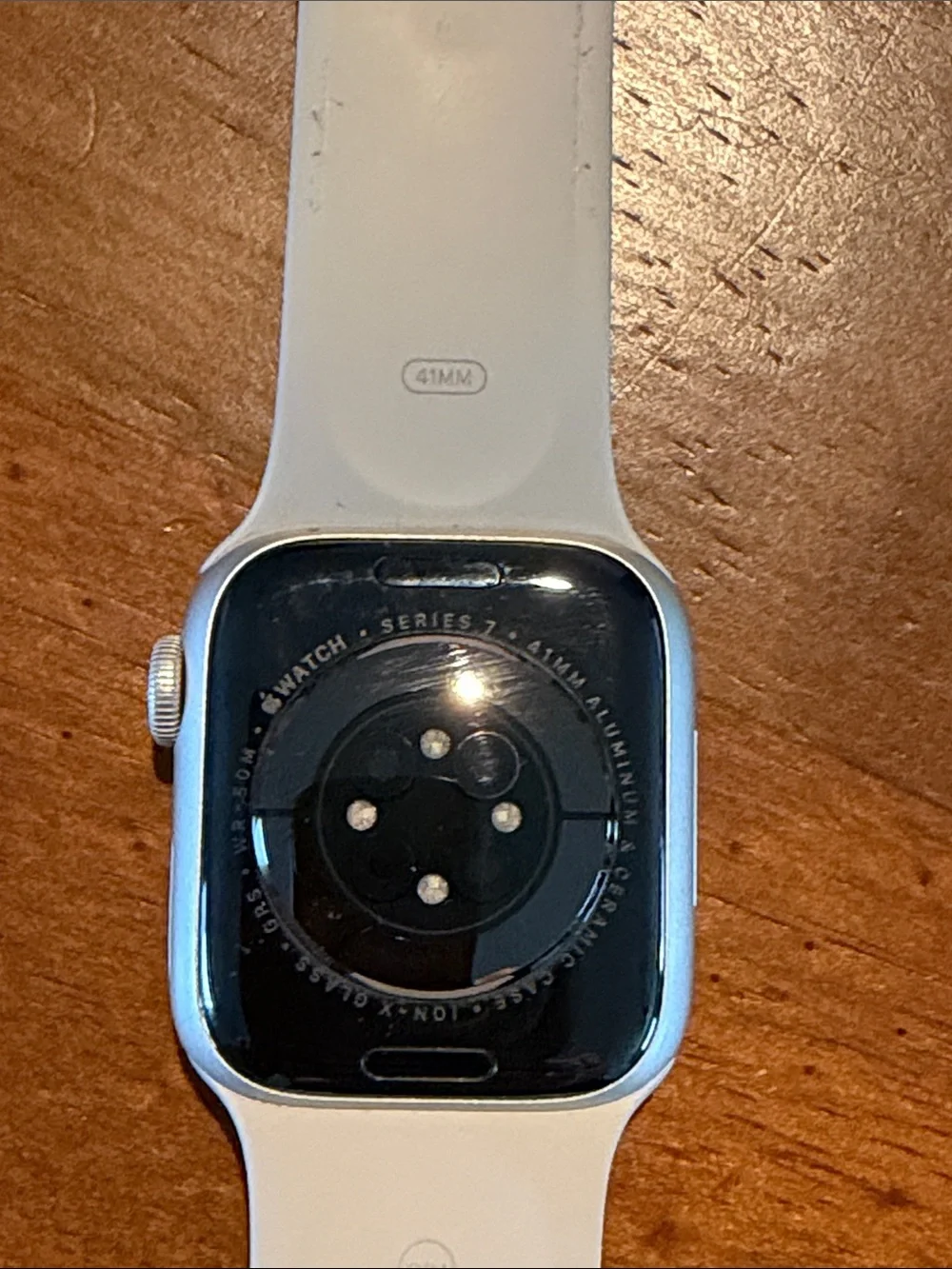 Apple Smartwatch series 7 41mm with Light Silver Silicone Band